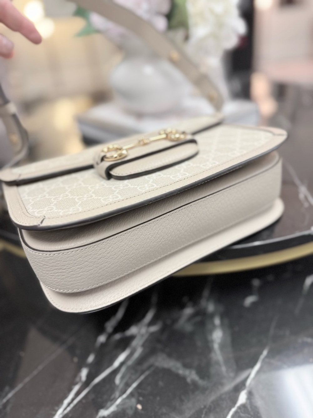 Gucci Beige GG Canvas Shoulder Bag with Gold Horsebit - Picture 3 of 4